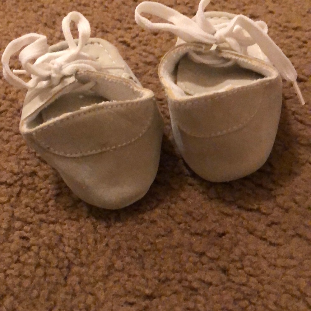 Kids Mocassin Shoes - Picture 2 of 4